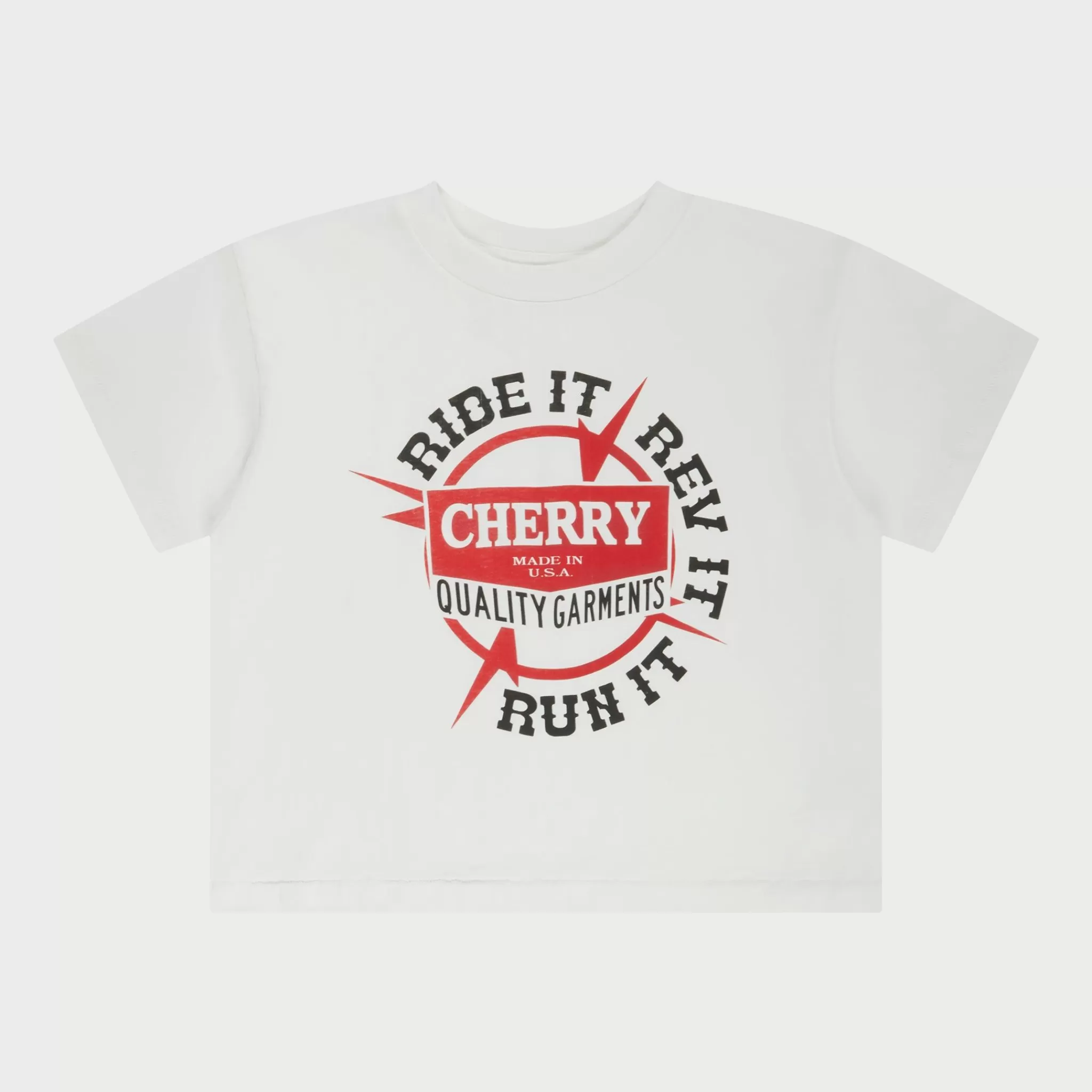 Cherry Ride It, Rev It Boxy Baby Tee (Blanc)* Aux Femmes