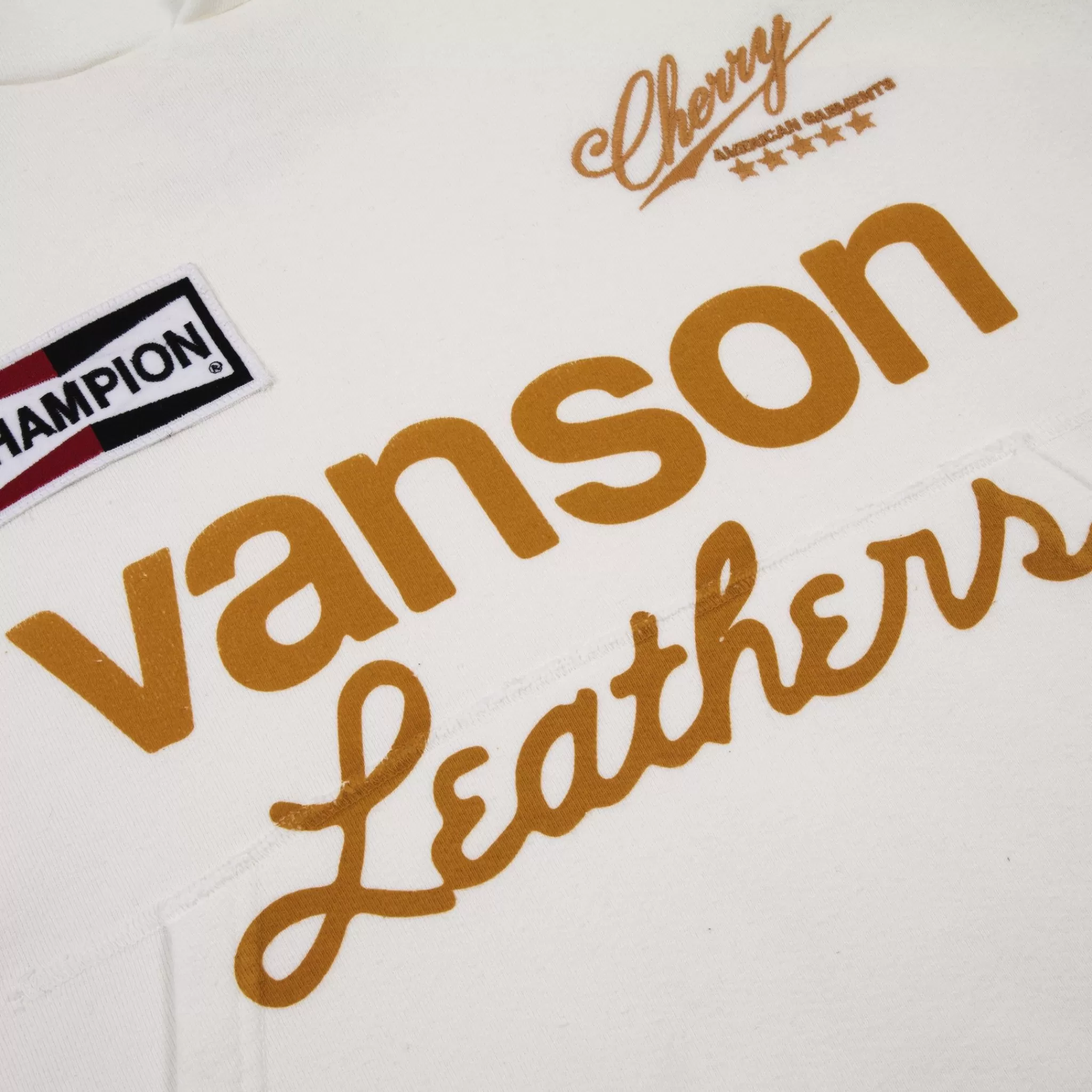 Cherry Sweat A Capuche Vanson (Blanc Vintage)* Sweat-Shirts